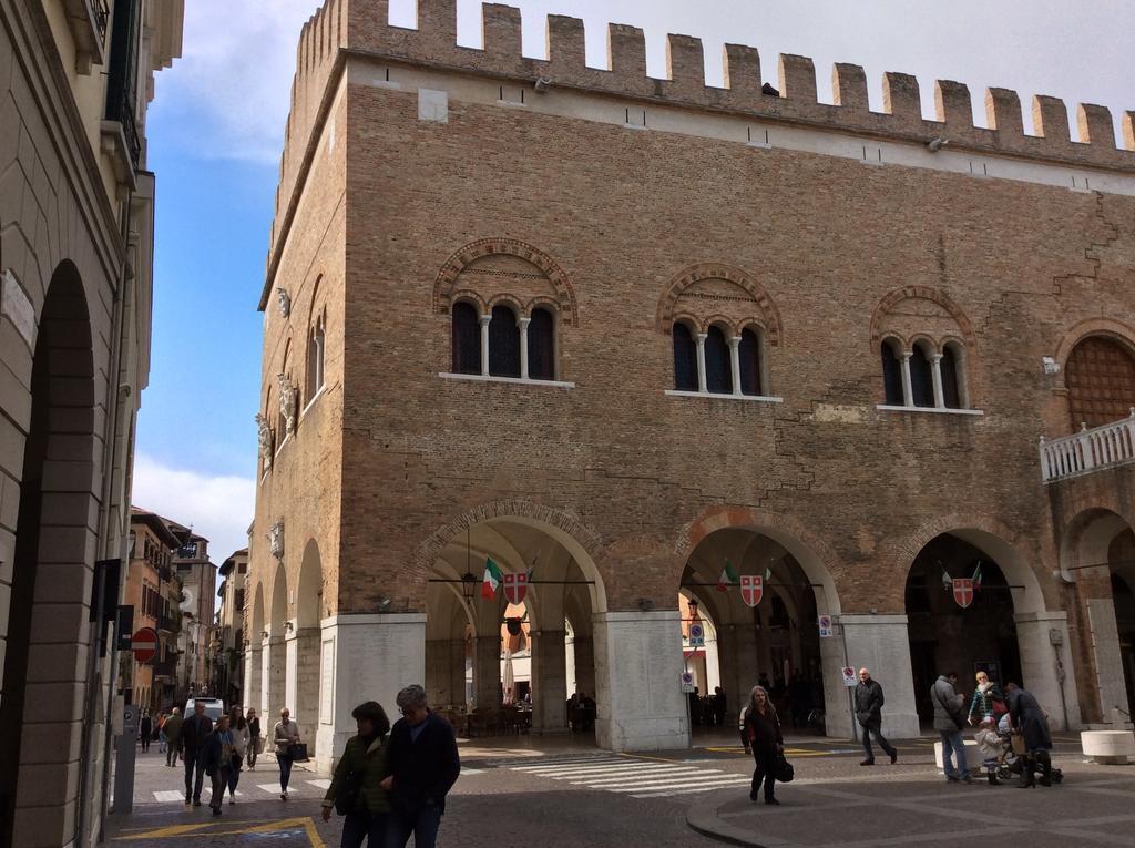 La Loggia Al Duomo - Treviso Appartement Buitenkant foto